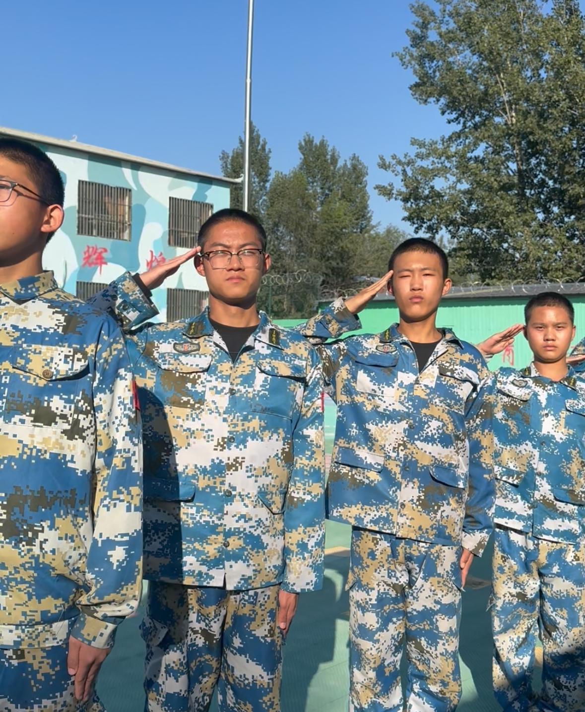 队列磨筋骨，意志铸锋芒